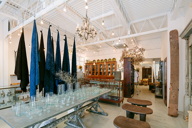 福岡の〈ライトイヤーズ〉と〈1834〉｜川合将人のインテリアスナップ