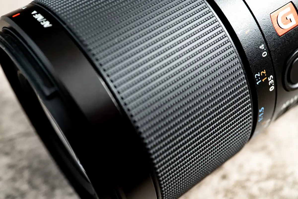 購入・実写レビュー】テレコンで2.8倍も！！ ソニー「100mm F2.8 Macro