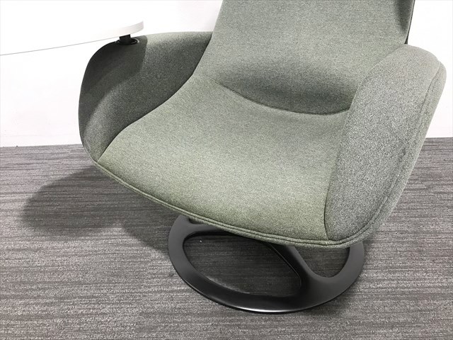 オカムラの【大創業祭】ミーティングチェア 肘付 ライブスパーソナル