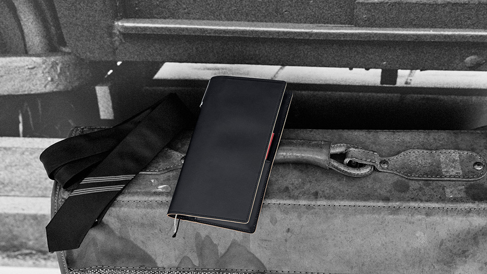 パスポートカバー（ブラック） - ほぼ日手帳 2017