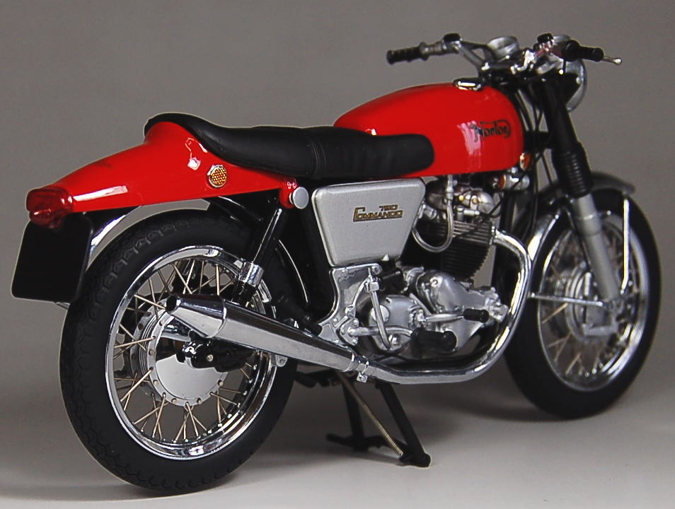 ノートン コマンド 750 ファーストバック 1968 (レッド/シルバー