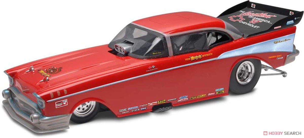 トム・マッキュエンの1957 シェビー ファニーカー (プラモデル