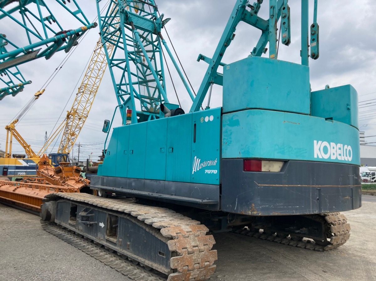 NEW STOCK 7070 KOBELCO 中古70t クローラークレーン | 海外製建設機械