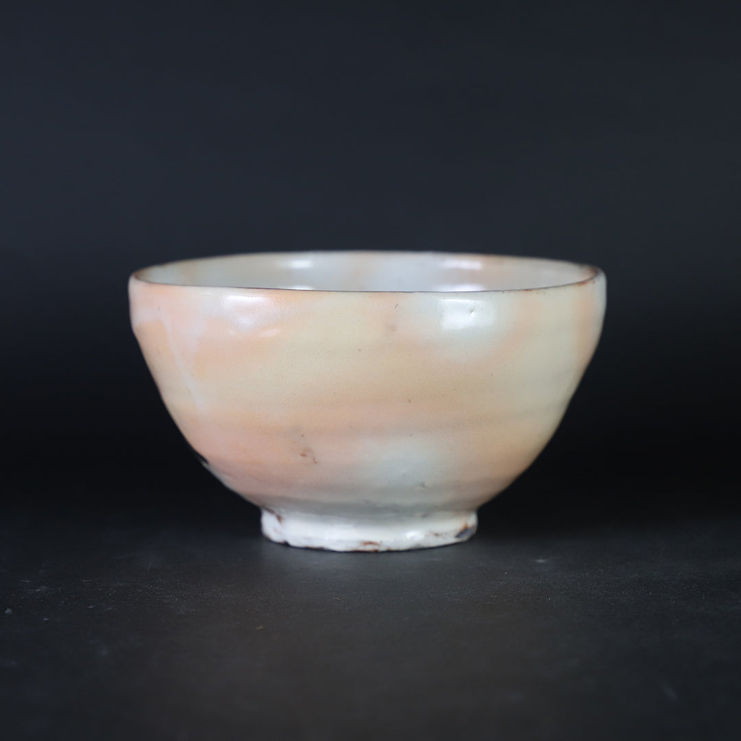 中里重利 作 唐津粉引茶盌 – ギャラリー一番館オンラインショップ