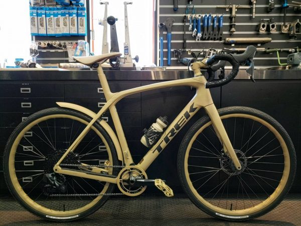 TREK Domane SLRに今話題のワイヤレス電動コンポ SRAM ETAP AXSを装着