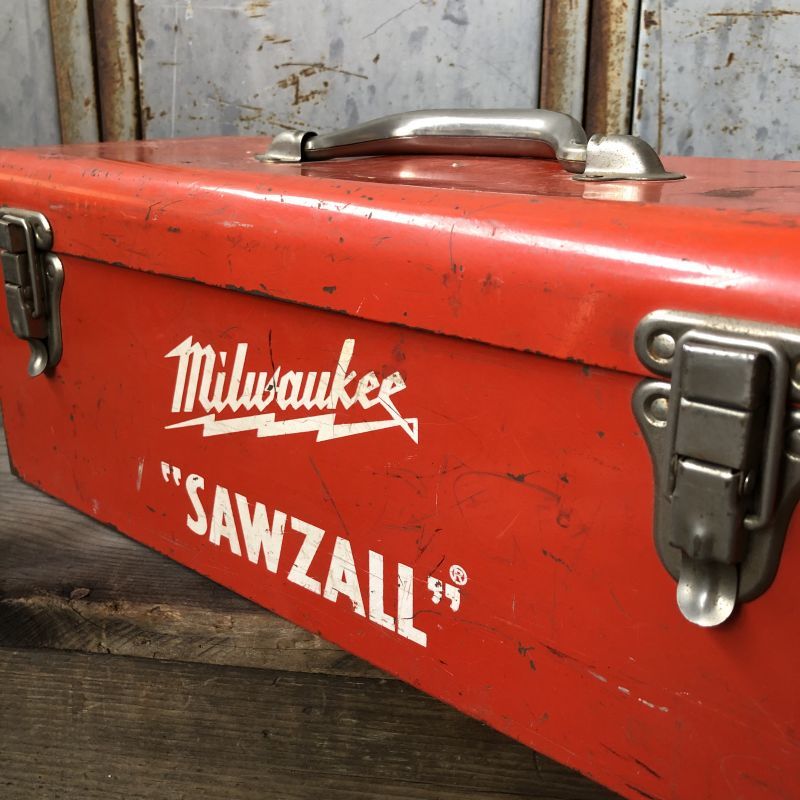 Vintage Tool Box Milwaukee Sawzall (T667) - 2000toys Antique Mall