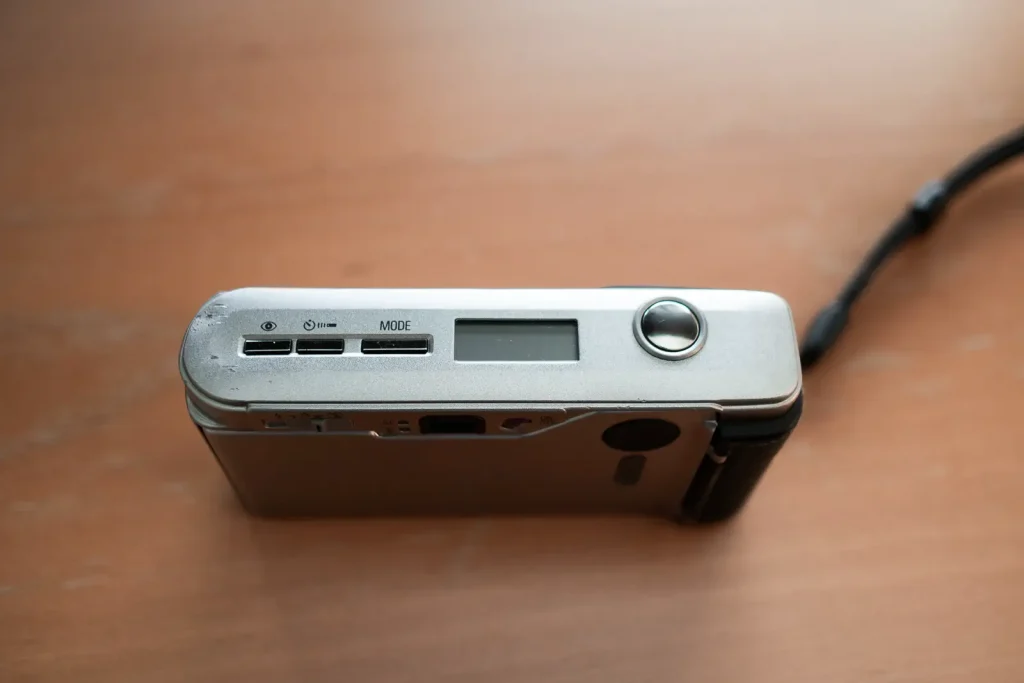 Ricoh GR10 Review - A Diamond Wrapped in Coal - By Edward Chang