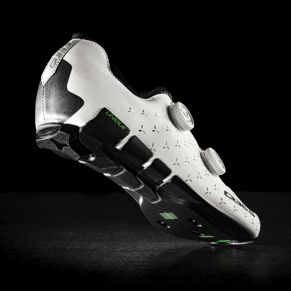 2013 Fizik R3 Uomo Road Shoes Black / Red / White