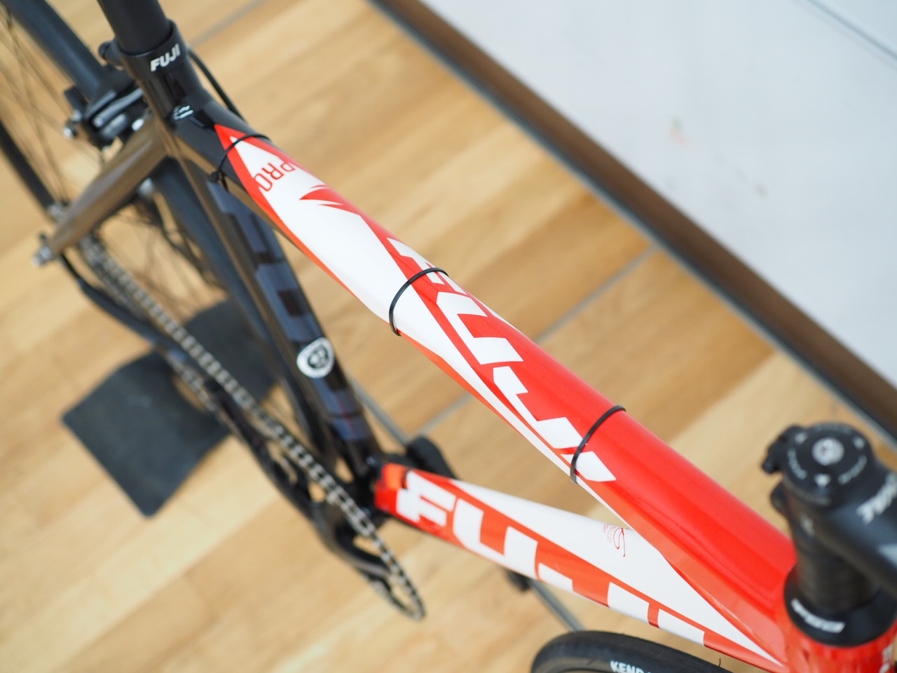 FUJI(フジ) TRACK PRO(トラックプロ) 完成車 2025 | サイクルショップ