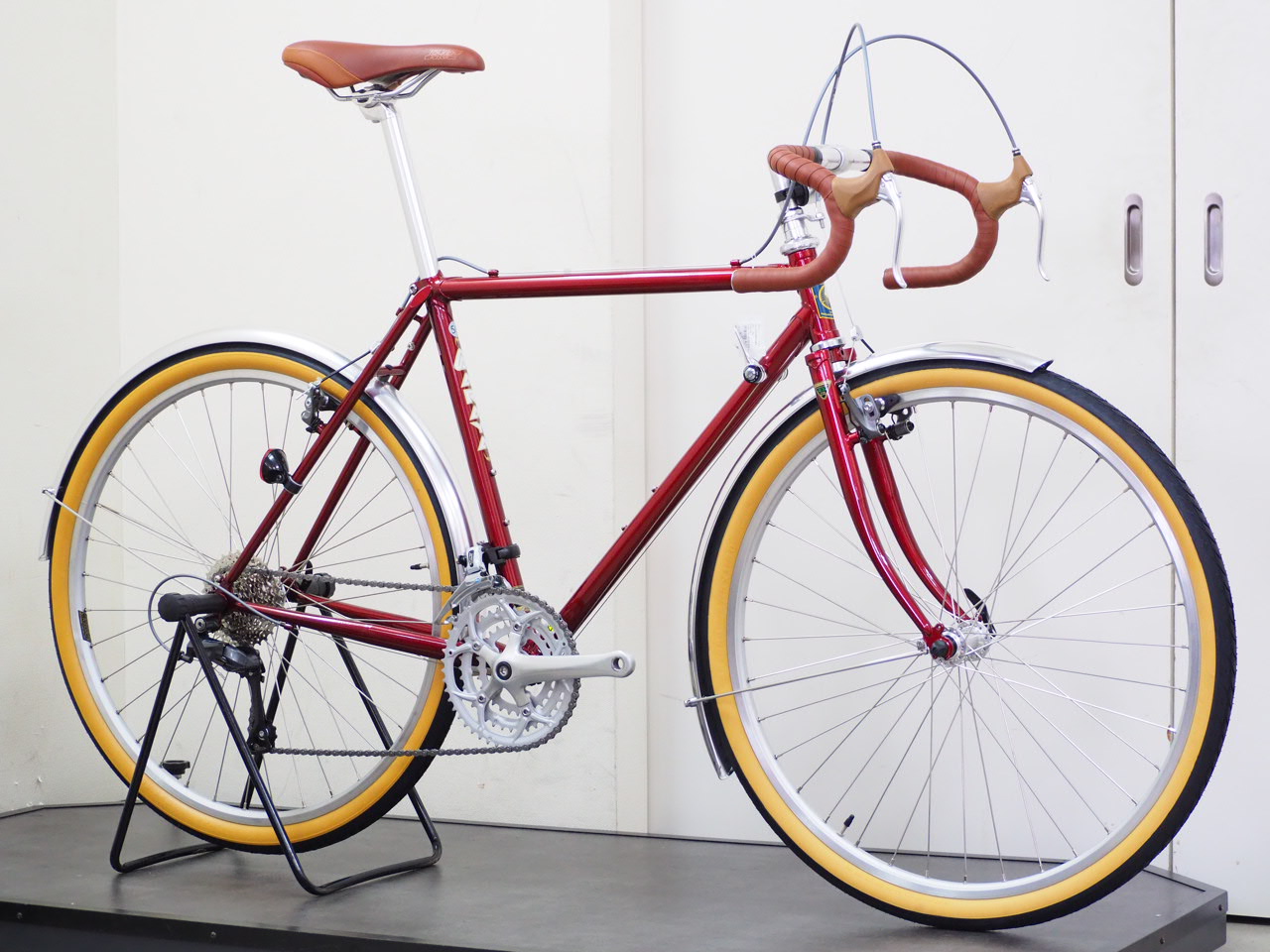 ARAYA(アラヤ) Touriste(ツーリスト) TUR CLARIS 特別仕様車 2025年