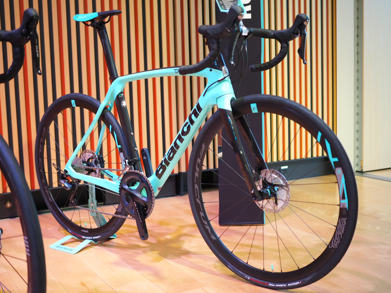 Bianchi (ビアンキ) OLTRE(オルトレ) XR3 DISC ULTEGRA完成車 2021