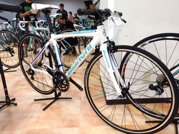 BIANCHI VIA NIRONE 7 FLAT BAR(ビアンキ ヴィアニローネ 7 フラット