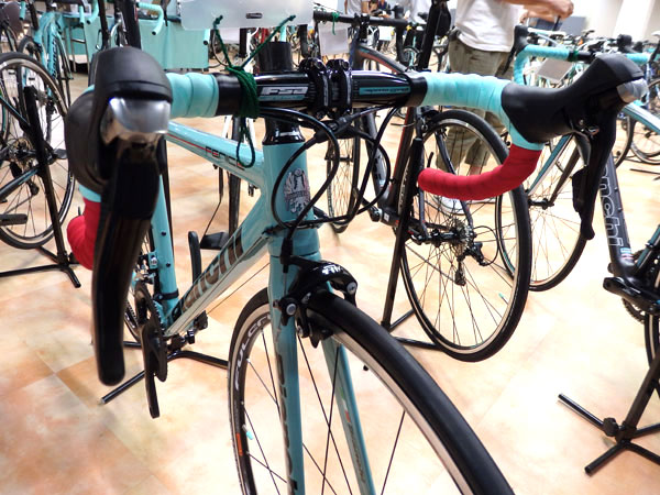 BIANCHI FENICE PRO(ビアンキ フェニーチェ プロ) 105完成車 2016