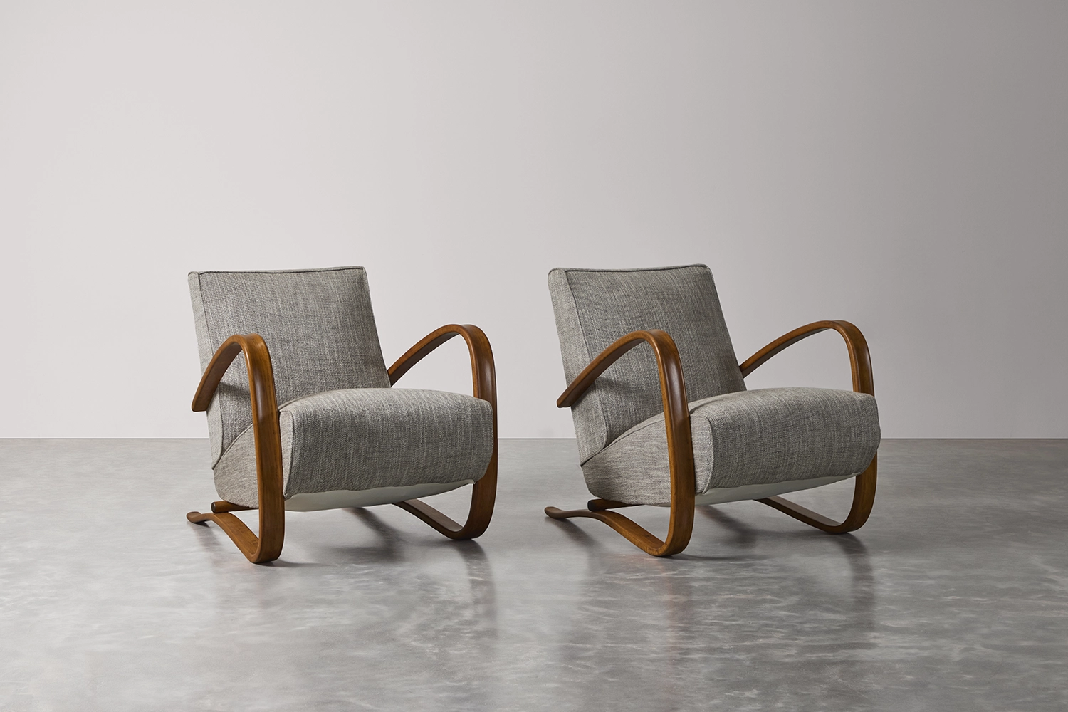 Pair of H269 Armchairs by Jindrich Halabala for Thonet - Coup DEtat