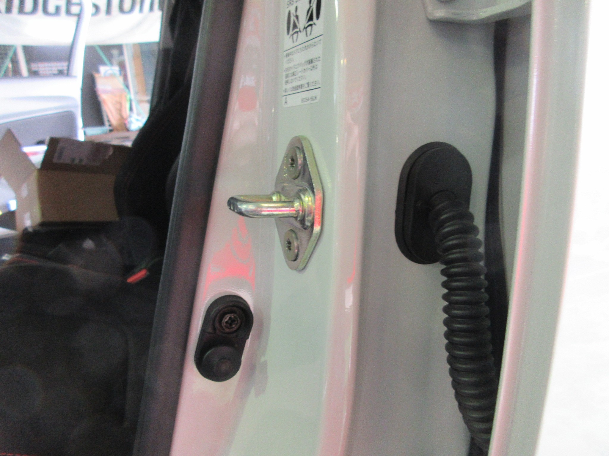 スイフトスポーツ ドアスタビライザー取り付け | スズキ スイフト