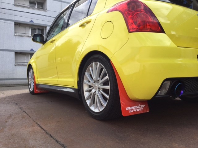 スイフトスポーツZC31S マッドフラップ取付！ | スズキ スイフト