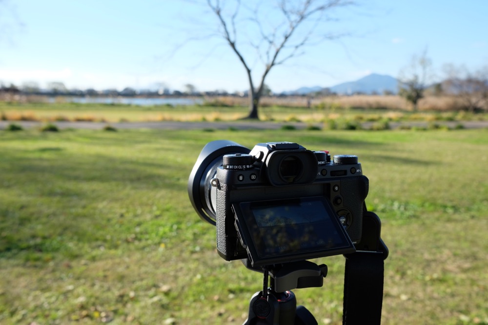 X-T2と一緒に使いたいアクセサリー！SDカードやストラップ、液晶保護