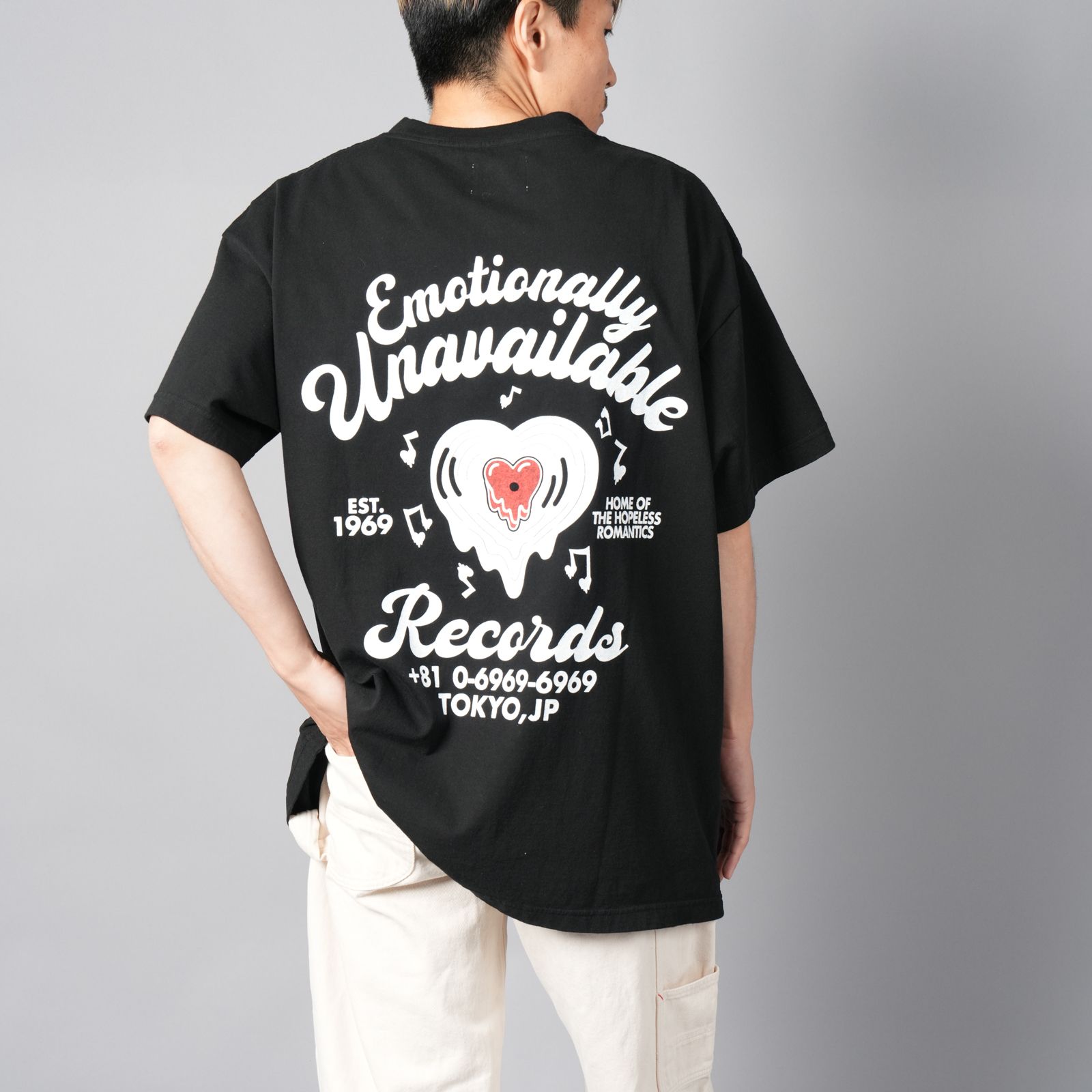 Emotionally Unavailable - RECORDS TEE / レコード Tシャツ (ブラック