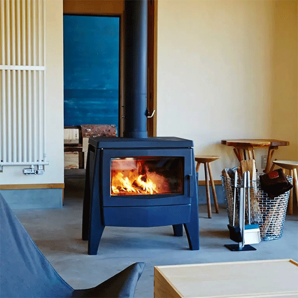 100％ドイツ製の薪ストーブ】高品質で操作も簡単な「IRON DOG」の魅力