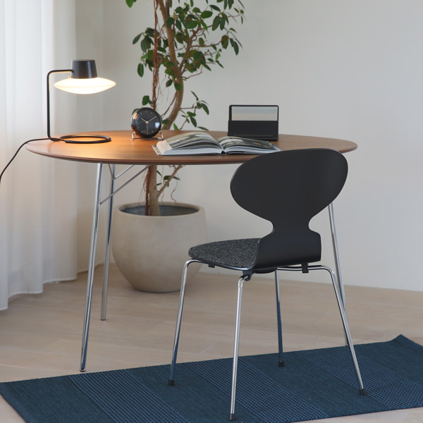 FRITZ HANSEN】ANT（アリンコチェア）フロントパディングモデルのご