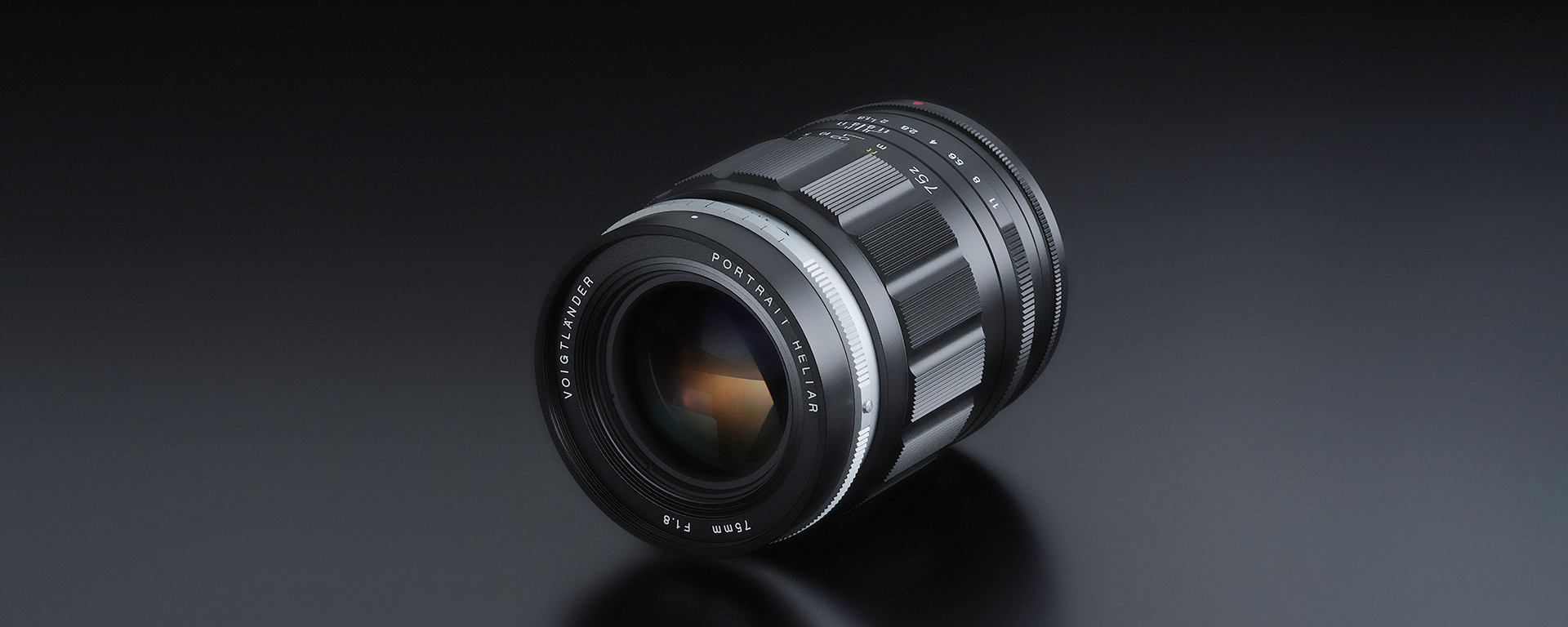 PORTRAIT HELIAR 75mm F1.8 - 株式会社コシナ