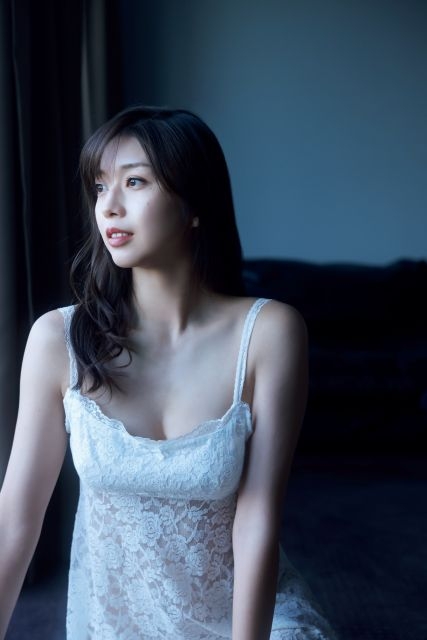 モーニング娘。 牧野真莉愛、25歳の誕生日に写真集発売 テーマは「25歳