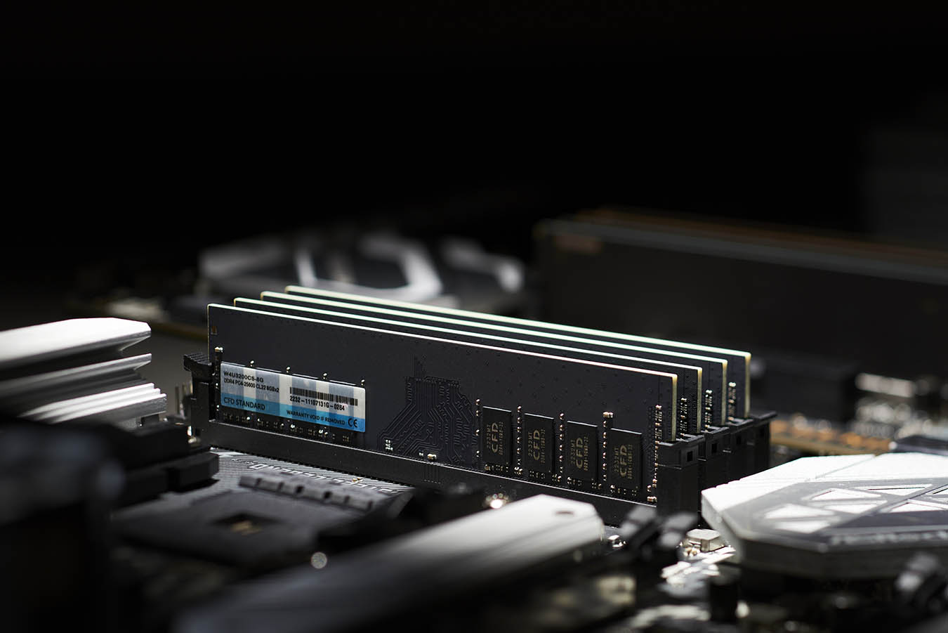 D4U3200CS-16G | CFD Standard DDR4-3200 デスクトップ用メモリ 1枚組