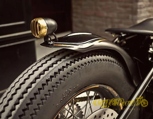 Tire Firestone Deluxe 4.50-18 70P - 120/90/18