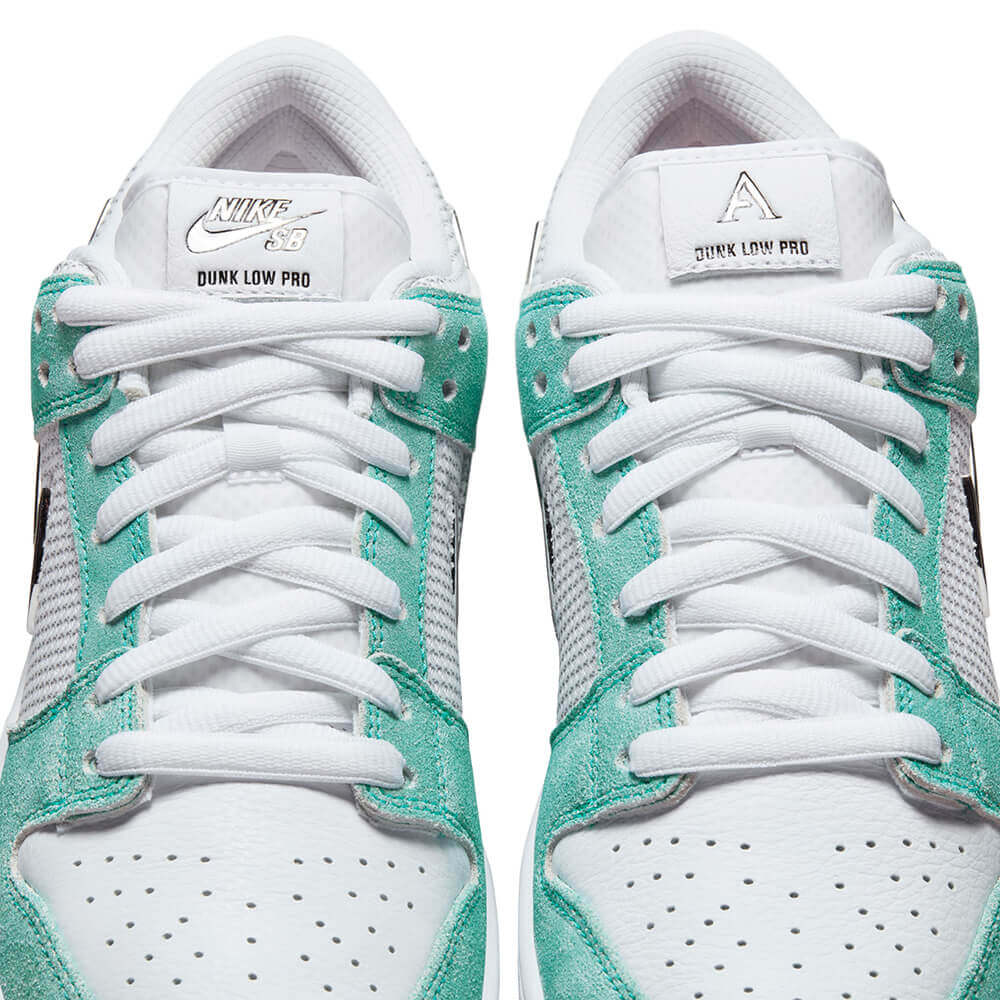 商品情報】 NIKE SB シューズ DUNK LOW PRO QS x APRIL FD2562-400