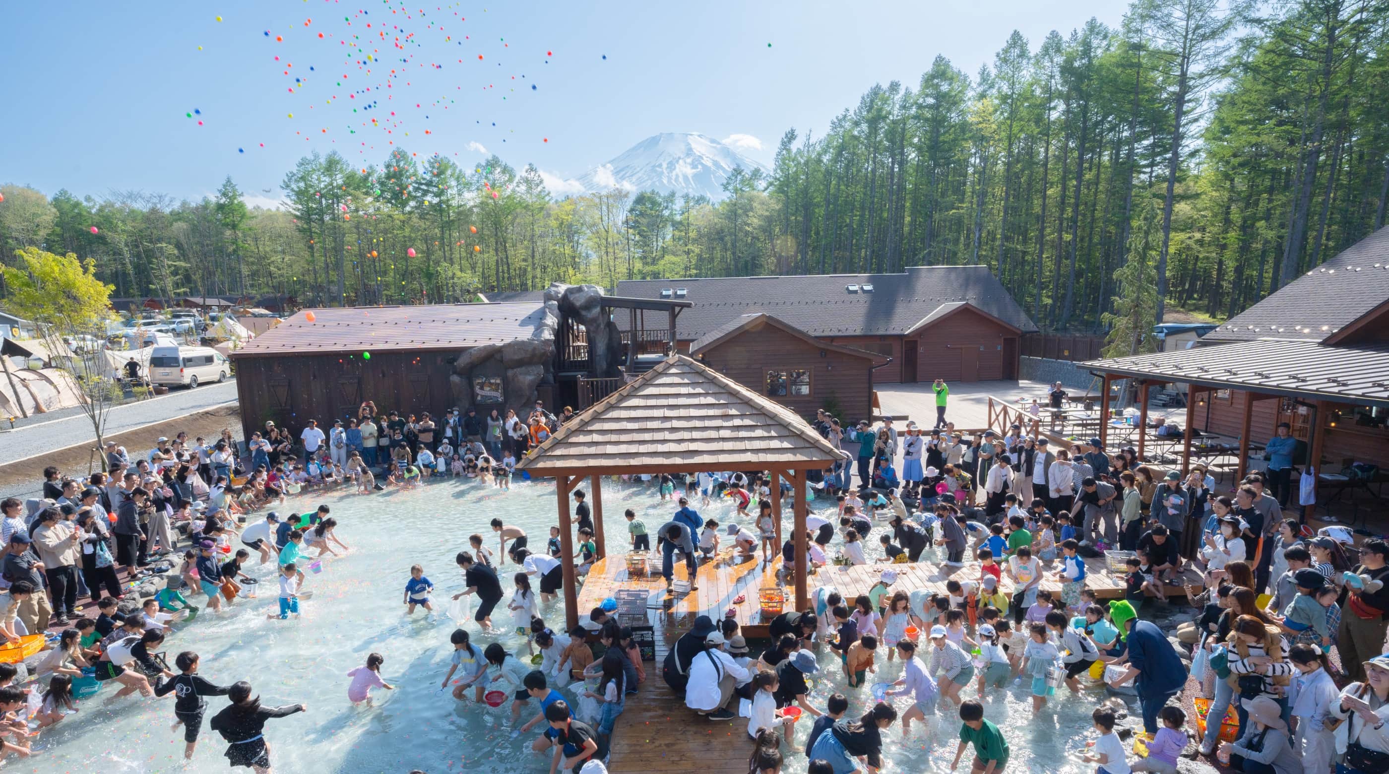 こどもにキャンプ！キャンプ・アンド・キャビンズ山中湖(山梨県)