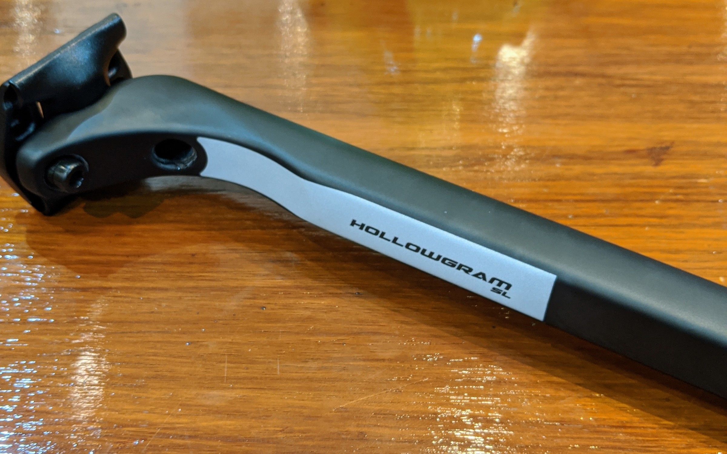 CAAD13乗り必見！27 KNOT カーボンシートポスト入荷しました