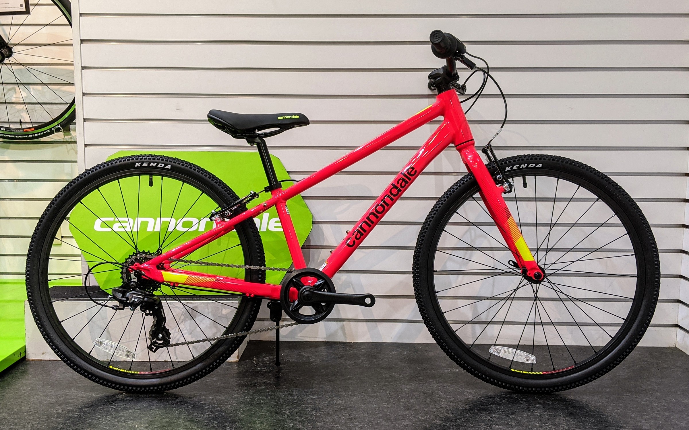 20インチ＆24インチキッズバイク入荷しました！ | キャノンデール横浜