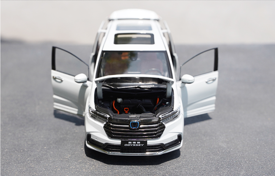 Original factory 1:18 HONDA ODYSSEY hybrid 2022 diecast white