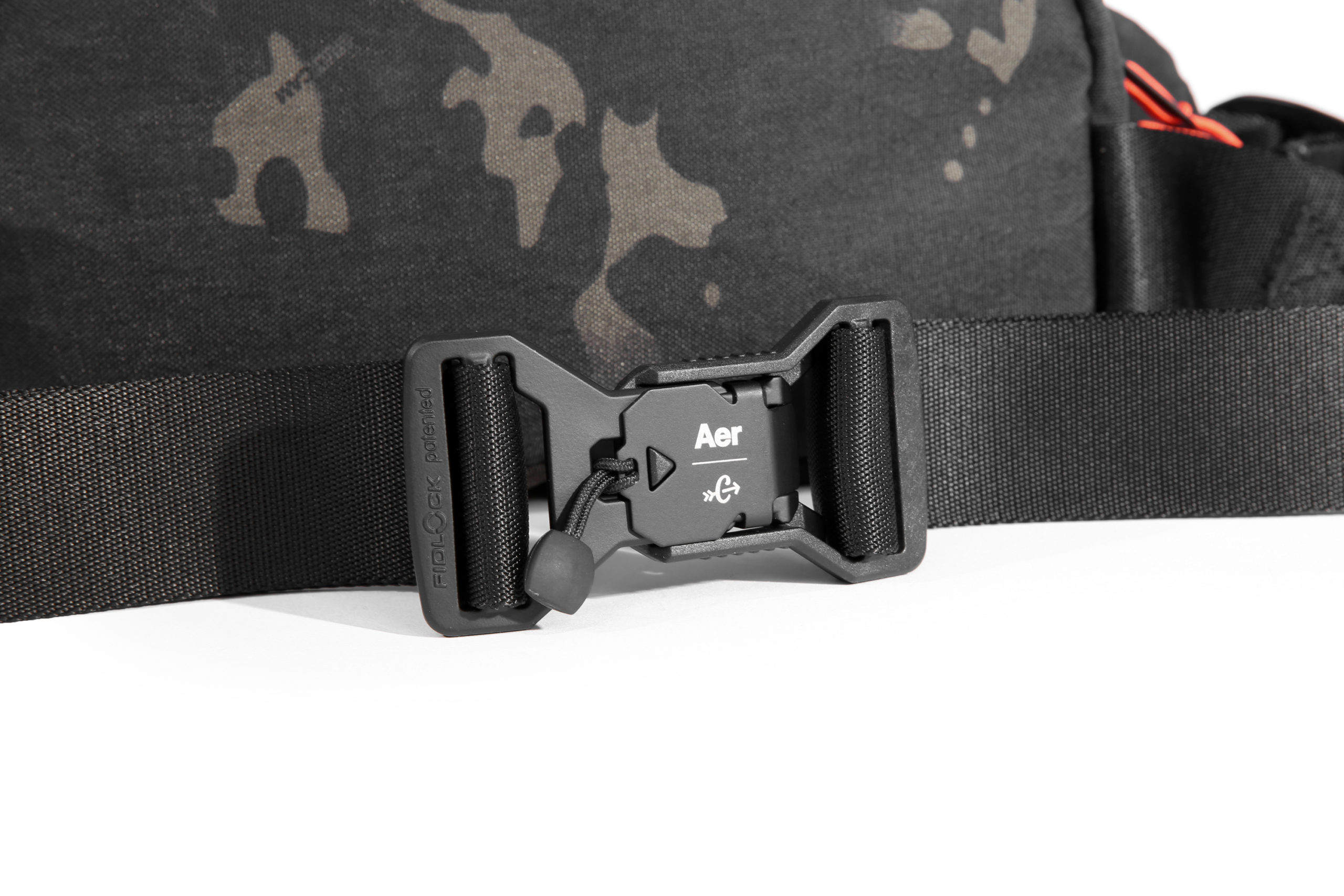 AER x Carryology: the Secret Balance of the Tokai I CARRY COLLAB X