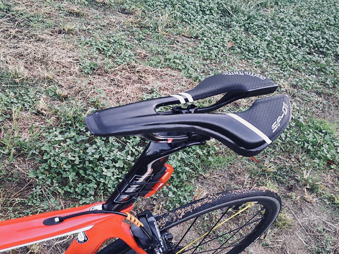 SelleItalia SP-01 Super Flow サドル取り付け。 | Climb cycle sports