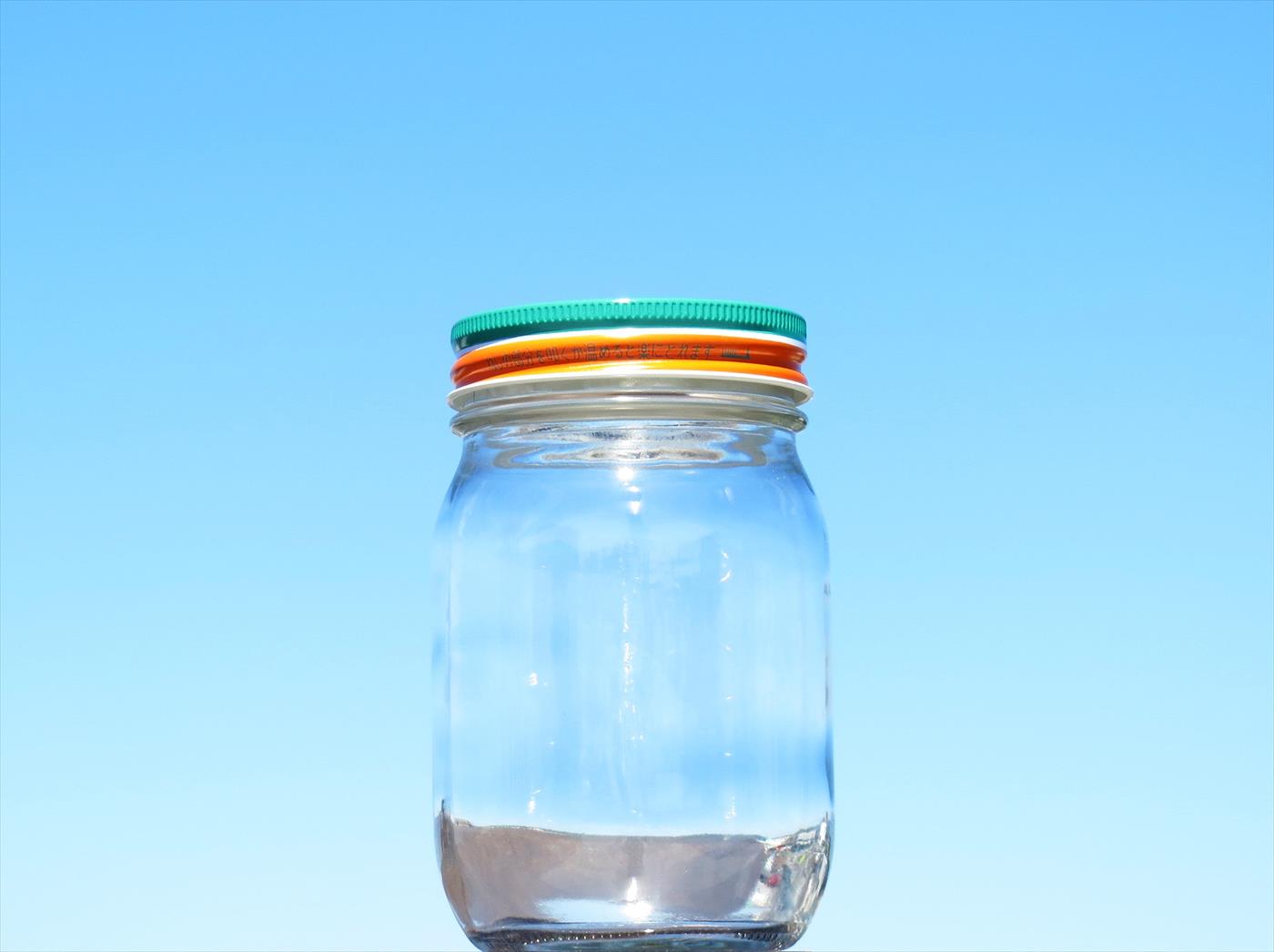 スクリューキャップの保存瓶 M370。500gの蜂蜜瓶としてもご