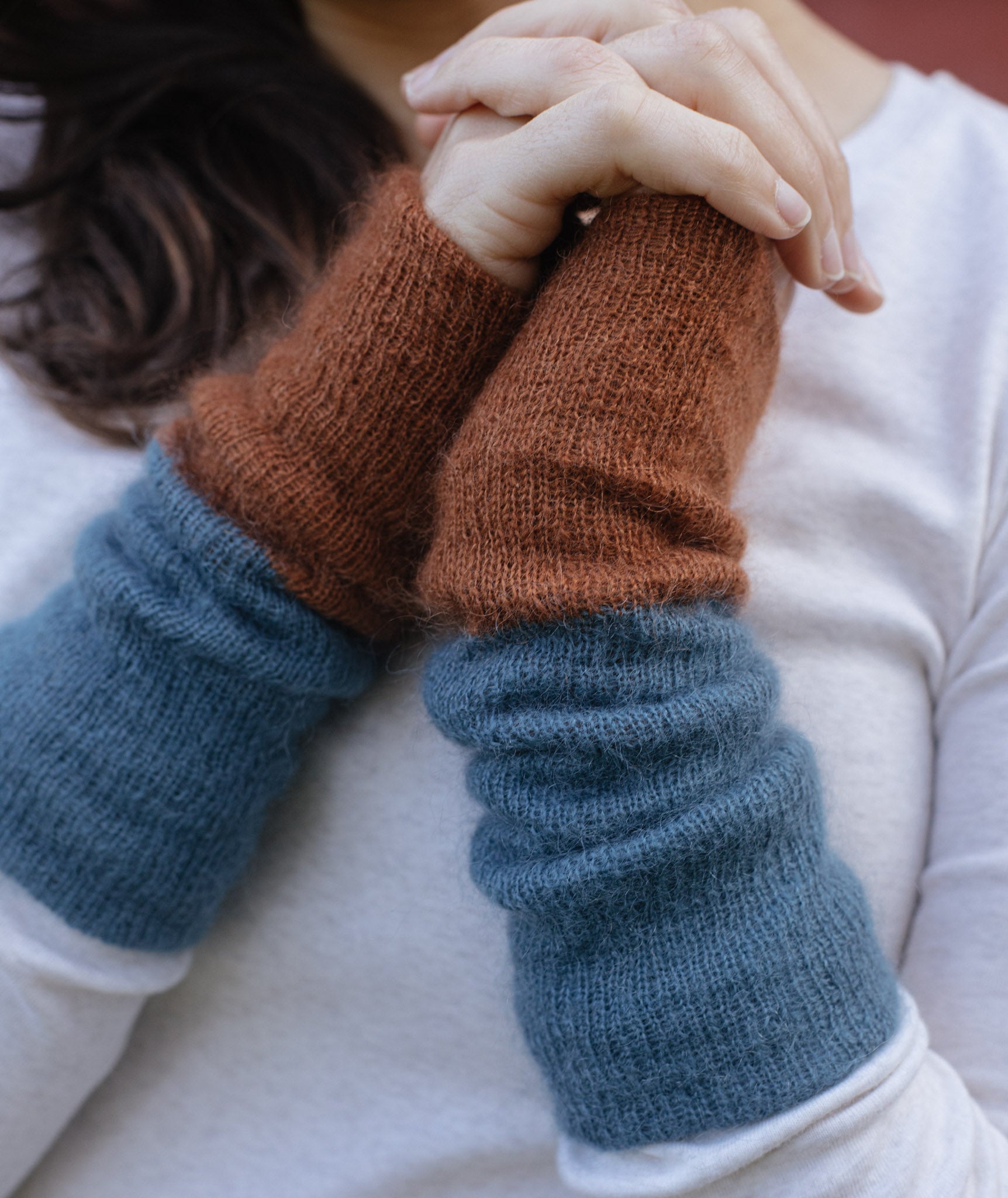 Reversible Arm Warmers Using ITO Sensai – Churchmouse Yarns & Teas