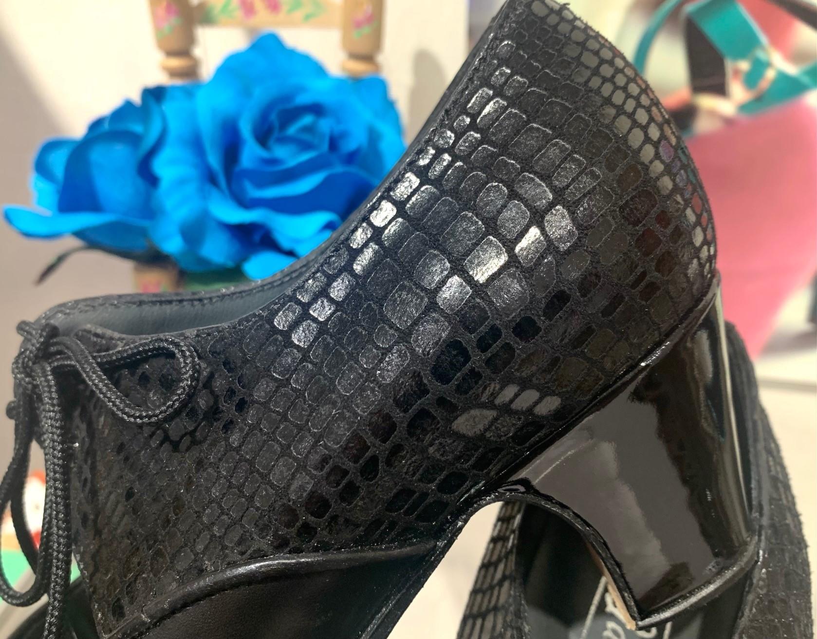 新作フラメンコシューズ入荷｜チャコット