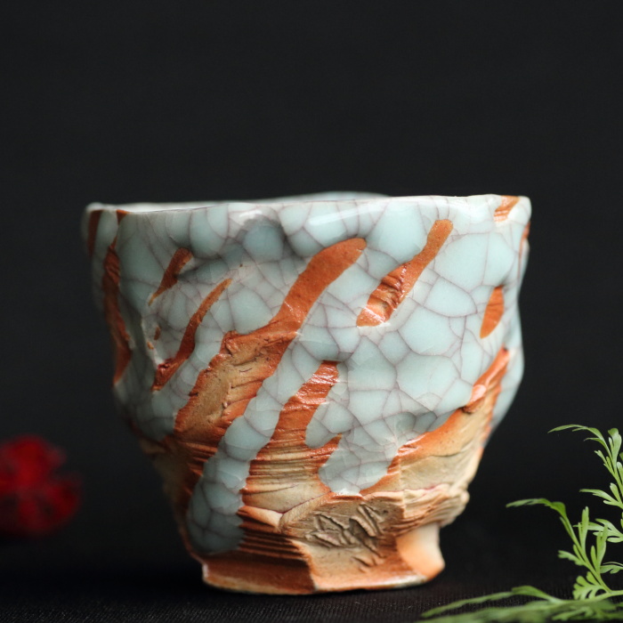 浦口雅行 月白瓷緋炎ぐい吞み 青瓷酒器 作家もの青磁酒呑 酒杯 桐箱