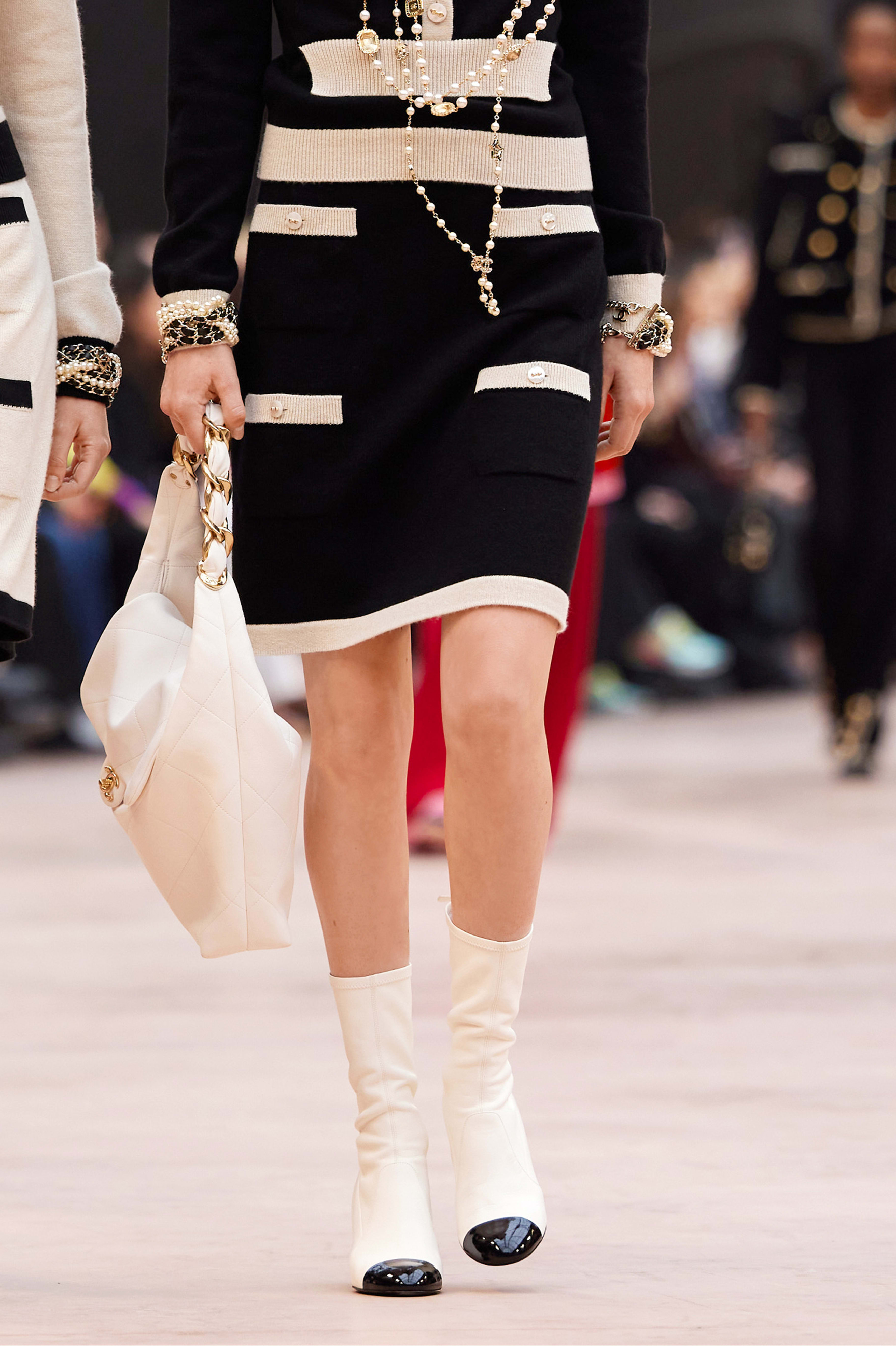 スカート - カシミヤ、ブラック & ライトベージュ — ファッション