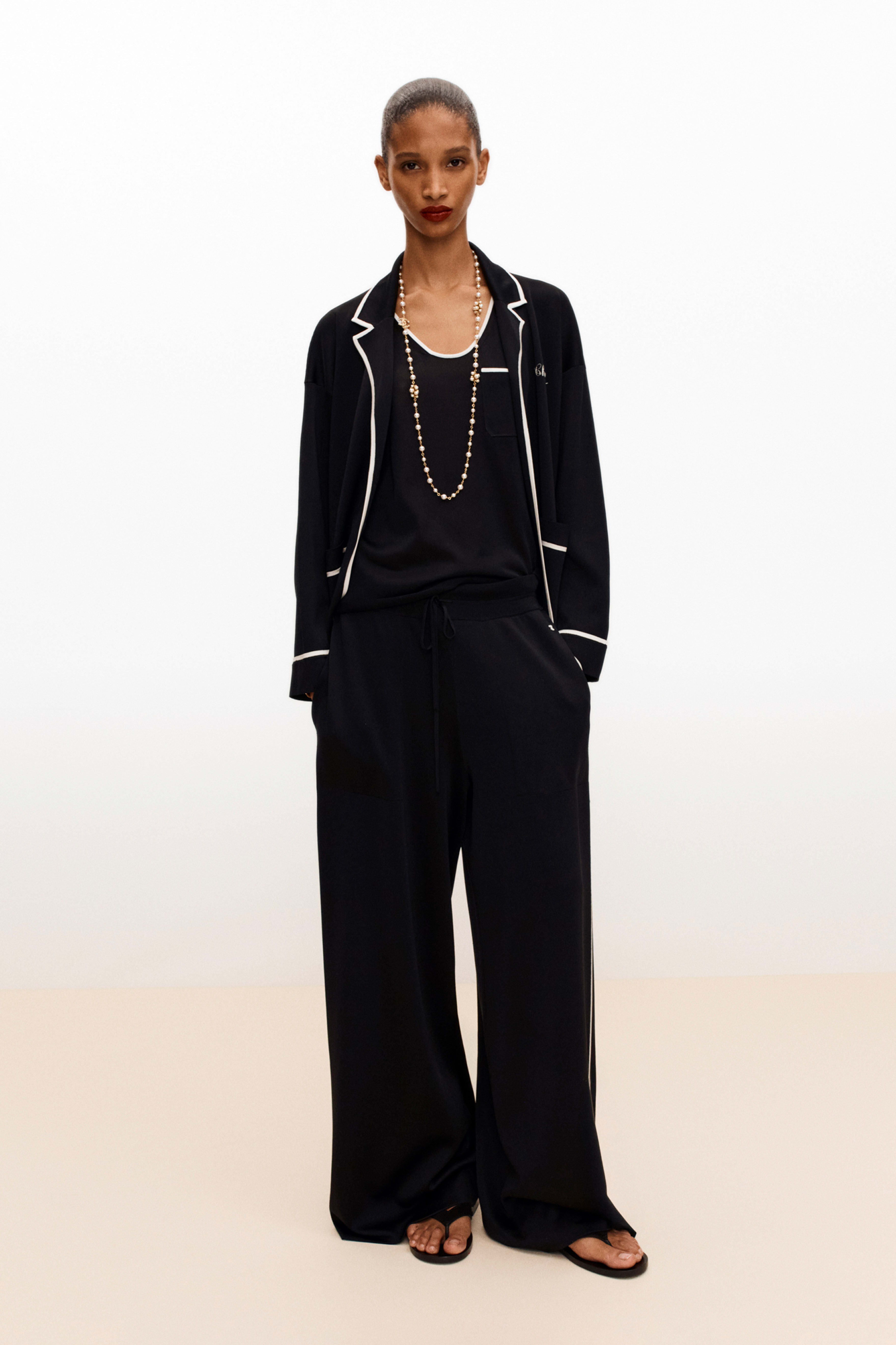 パンツ - シルク、ブラック & ホワイト — ファッション | CHANEL シャネル