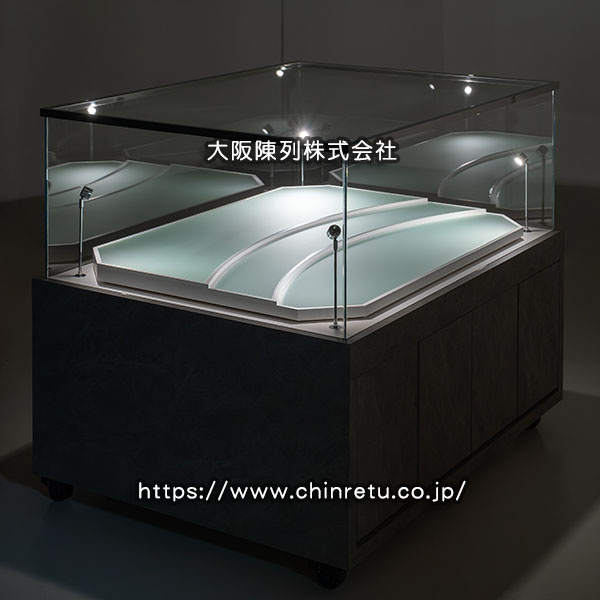 ガラスショーケースにおける照明の効果／ショーケース販売の大阪陳列