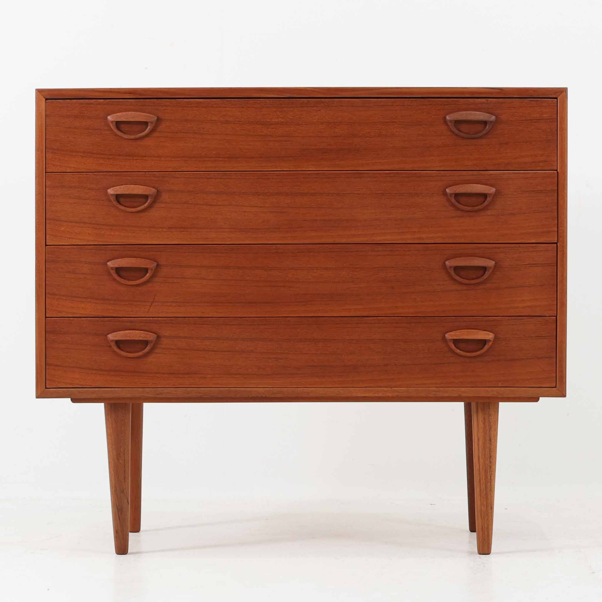 北欧ビンテージ家具チェスト | 収納力とデザイン性を兼ね備えた