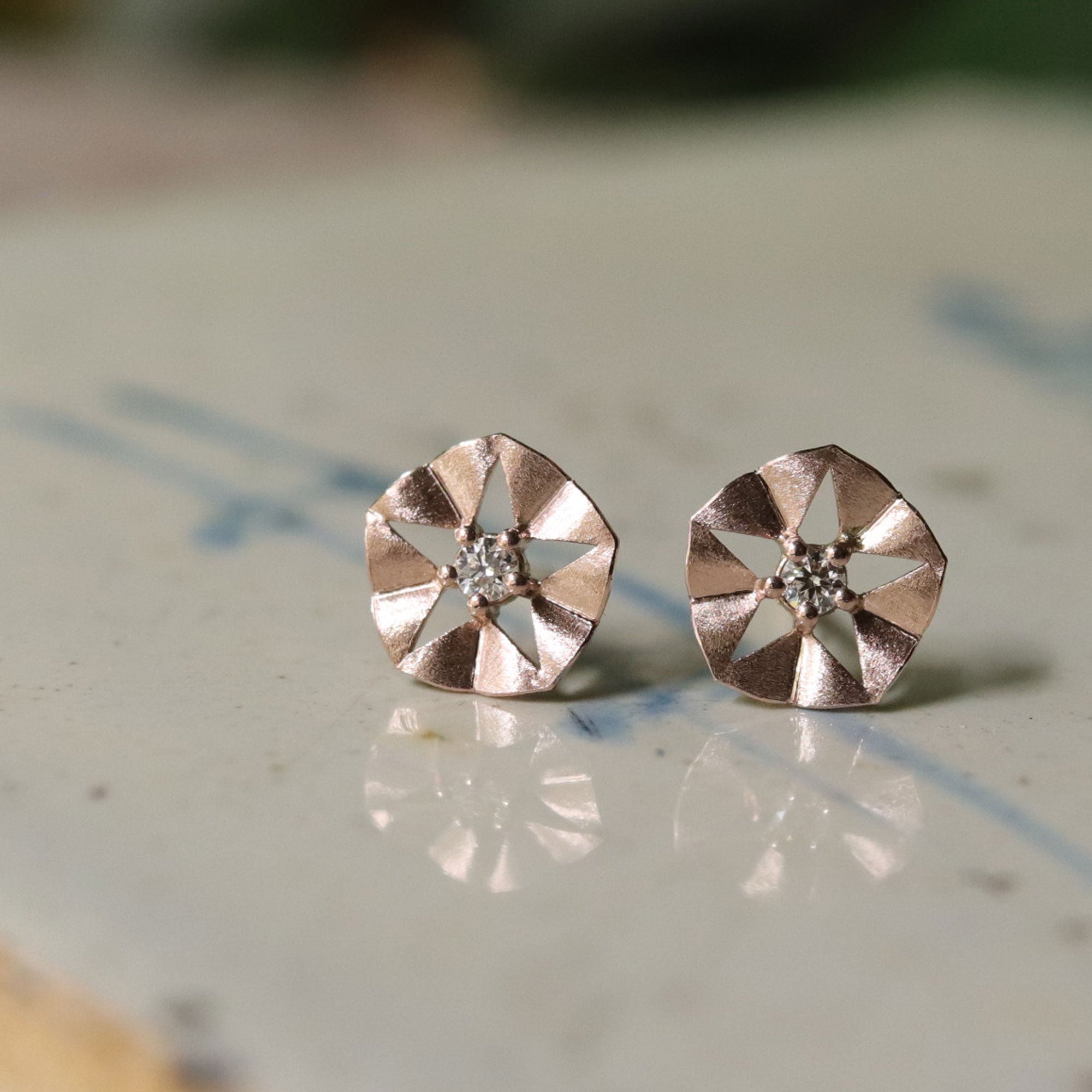 K18ピンクゴールド「あさがお」ピアス – 宝石修飾工房波多ゑ