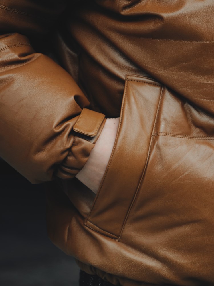 WACKO MARIA】 名作 “LEATHER DOWN JACKET (TYPE-2)”に新色「BROWN」が