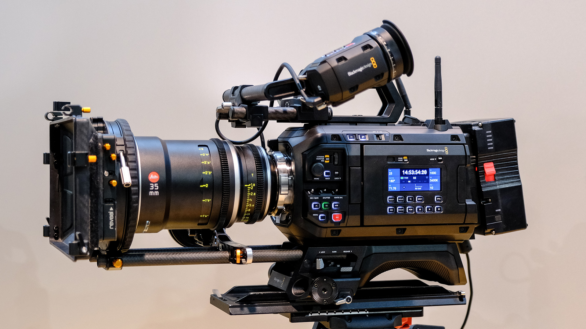 Blackmagic URSA Cine 12Kフルフレームシネマカメラを解説 | CineD