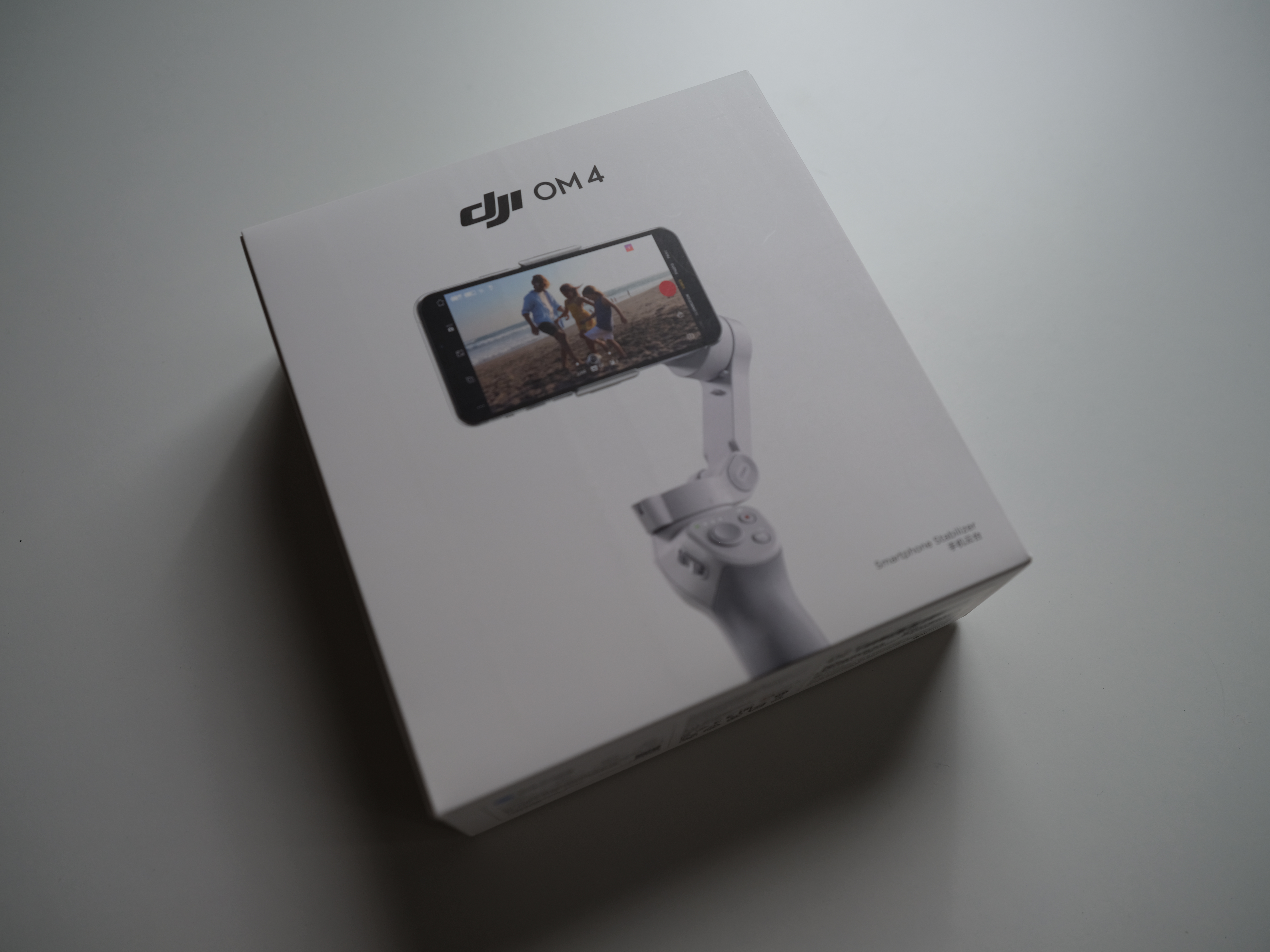 DJIがOM4を発表 － スマートフォン用ジンバル | CineD