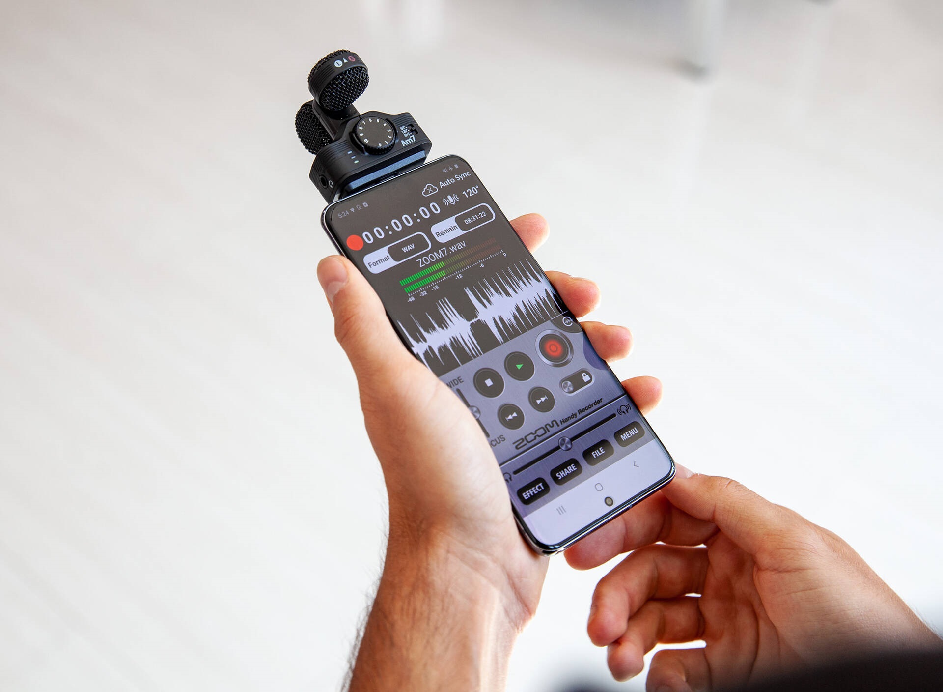 Zoomがアンドロイドスマートフォン用Am7 マイクロフォンを発表 | CineD