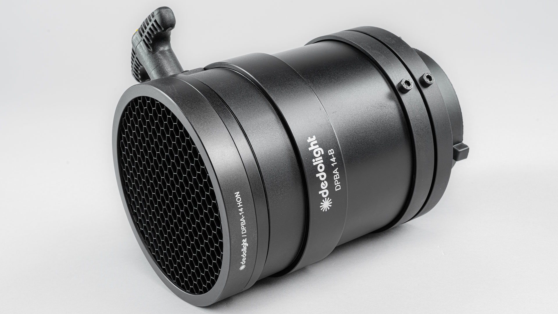 DedolightがProlycht製スポットライト「Orion 675FS」「300FS」用光学