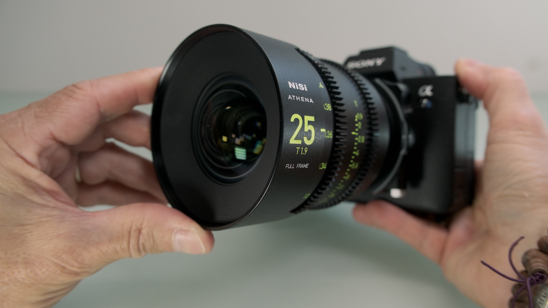 NiSi ATHENAレビュー - 小型で手頃な価格のフルサイズ対応プライム